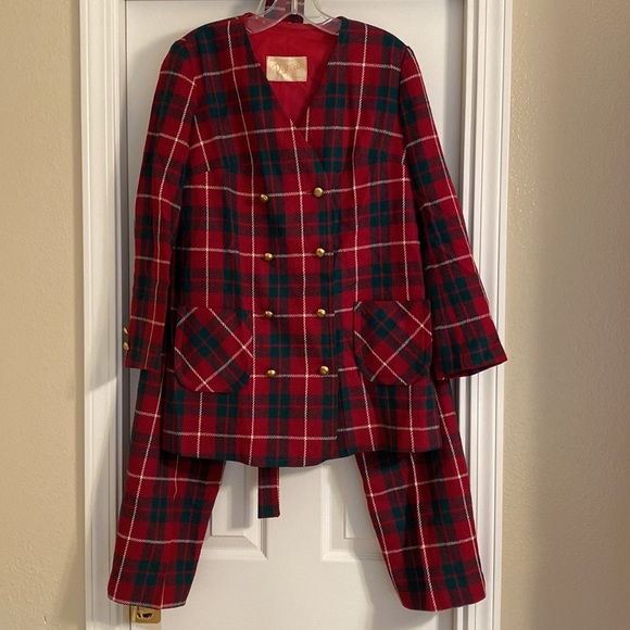 Vintage Protégé Saks Fifth Avenue Red and Green Plaid wool pantsuit with belt - Picture 3 of 12